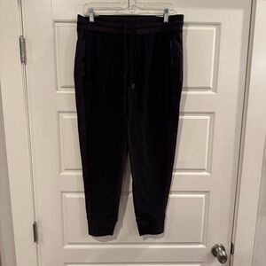 Athleta Headland Hybrid Mid Rise Jogger Black S/486183-00 Pants Women’s Sz 10 P